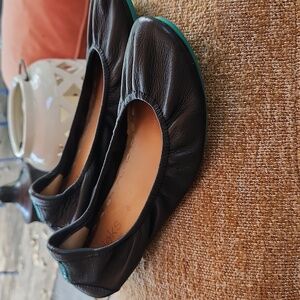 Tieks women's size 8 black ballet flats USED